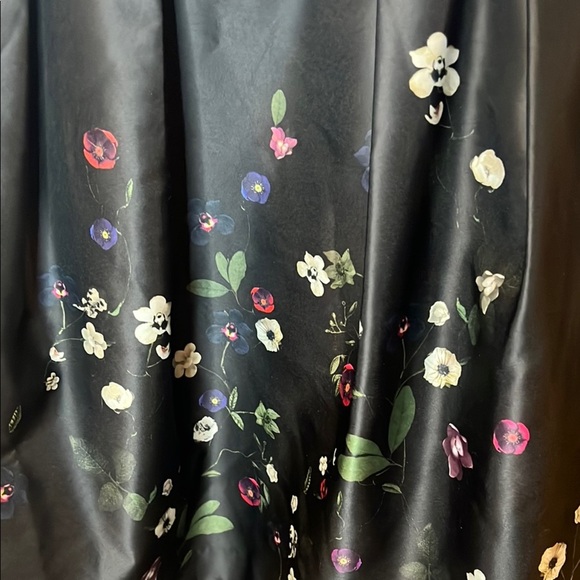 H&M Black A-Line Pleated Sateen Floral print skirt size 10 - Picture 7 of 16